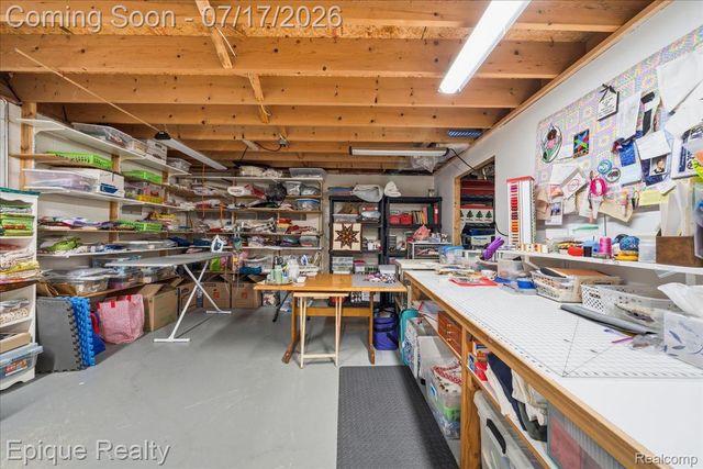 555 E Square Lake Road, Troy, MI 48085