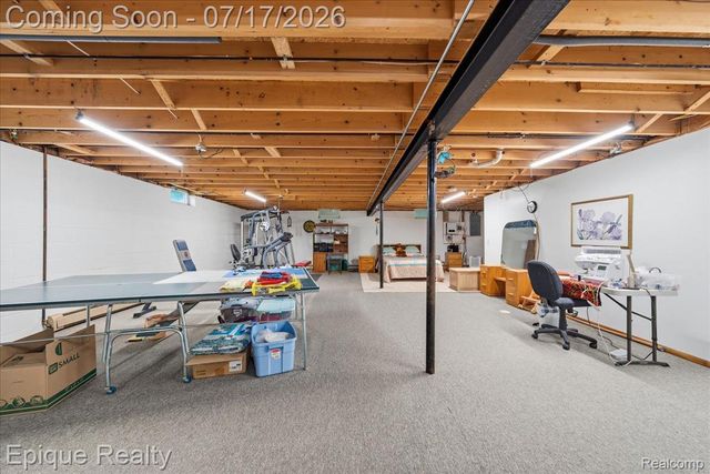 555 E Square Lake Road, Troy, MI 48085