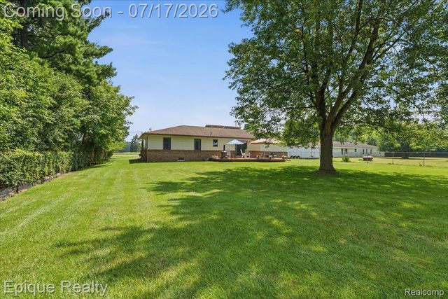 555 E Square Lake Road, Troy, MI 48085