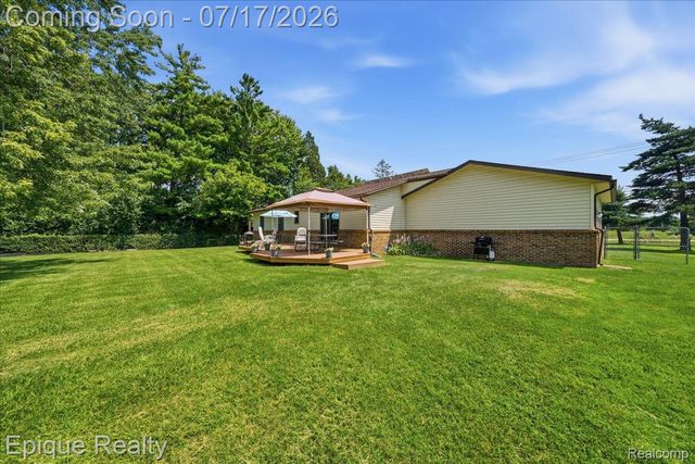 555 E Square Lake Road, Troy, MI 48085