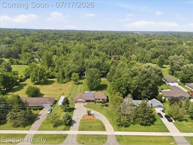 555 E Square Lake Road, Troy, MI 48085