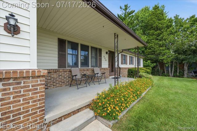 555 E Square Lake Road, Troy, MI 48085