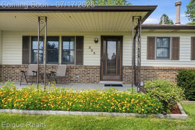 555 E Square Lake Road, Troy, MI 48085