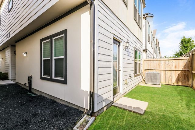 357 N Centro Circle, Shenandoah, TX 77385