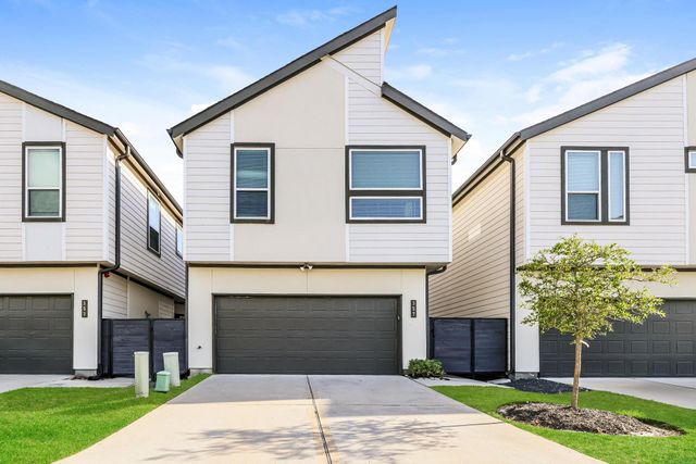 357 N Centro Circle, Shenandoah, TX 77385