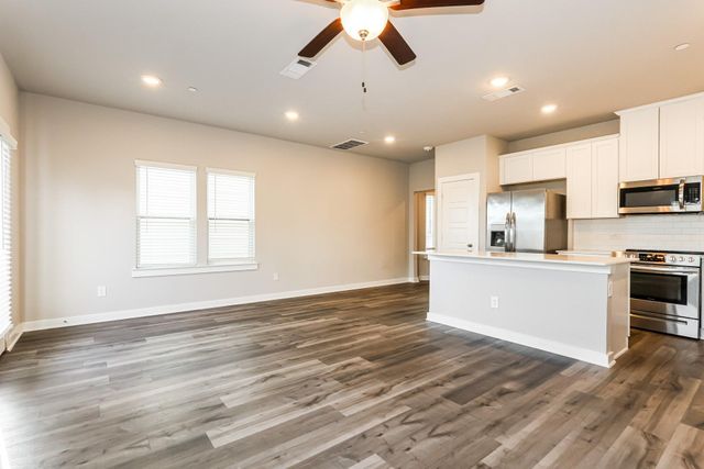 357 N Centro Circle, Shenandoah, TX 77385