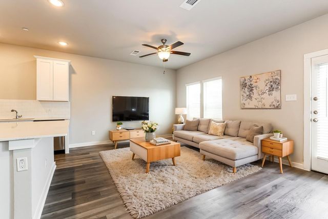 357 N Centro Circle, Shenandoah, TX 77385