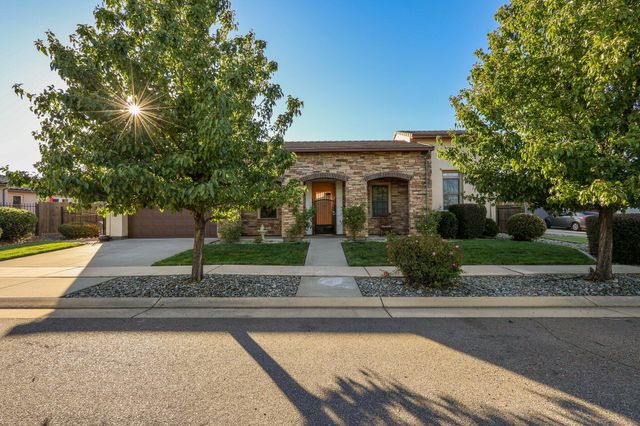 20284 Domaine Place, Anderson, CA 96007
