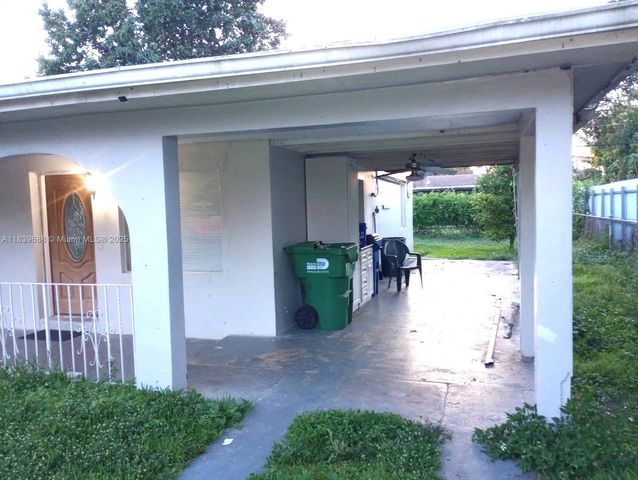 14760 Tyler St, Miami, FL 33176