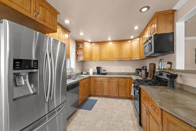 1157 Via Loma Vista, El Cajon, CA 92019