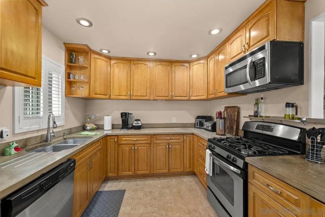 1157 Via Loma Vista, El Cajon, CA 92019