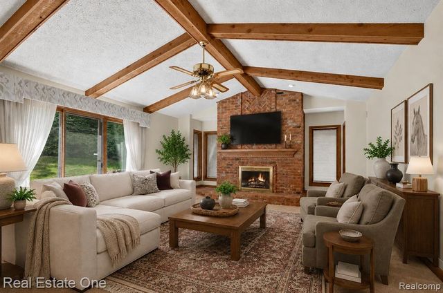 871 Stanford Court, Rochester Hills, MI 48309