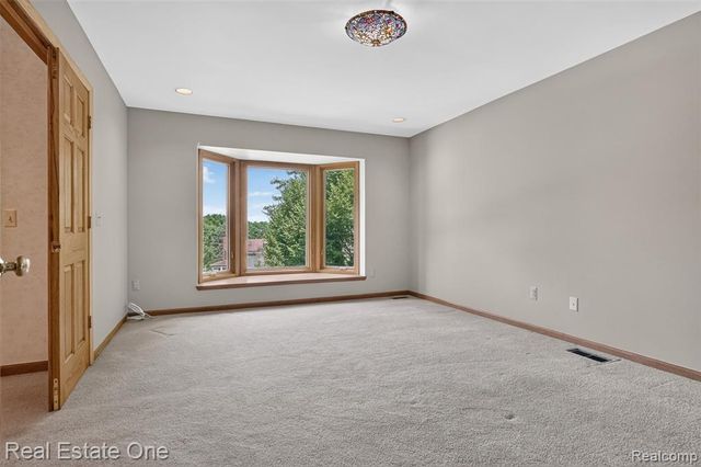 871 Stanford Court, Rochester Hills, MI 48309