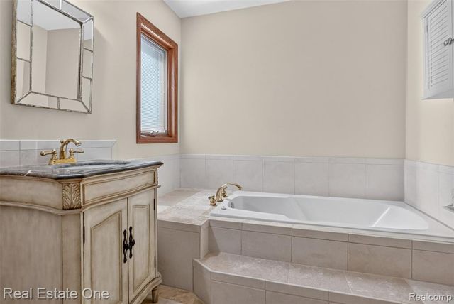 871 Stanford Court, Rochester Hills, MI 48309