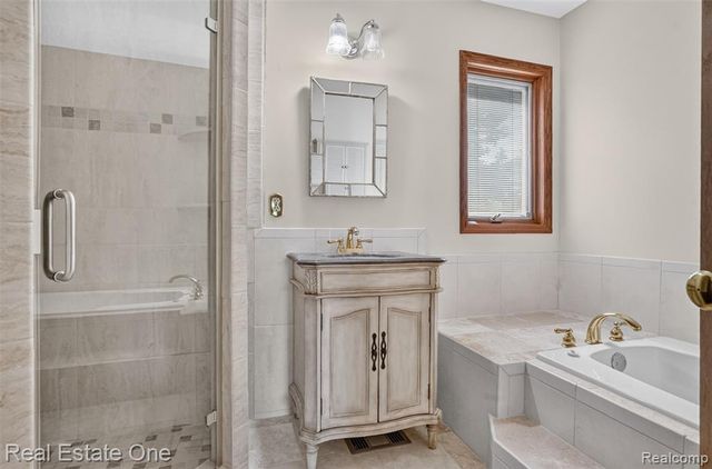 871 Stanford Court, Rochester Hills, MI 48309