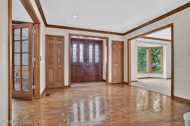 871 Stanford Court, Rochester Hills, MI 48309