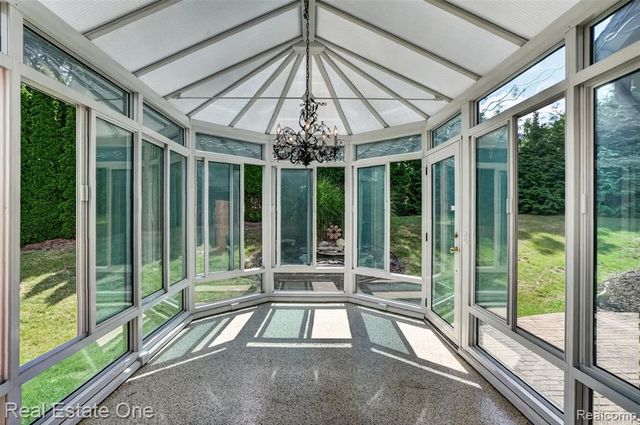 871 Stanford Court, Rochester Hills, MI 48309