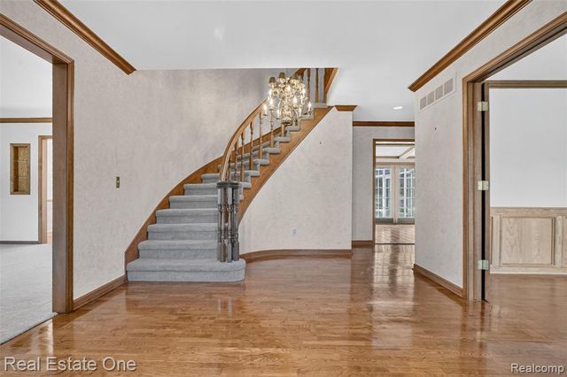 871 Stanford Court, Rochester Hills, MI 48309