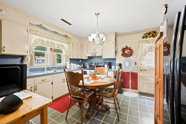 613 Elizabeth St., Georgetown, SC 29440