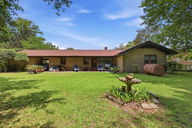 613 Elizabeth St., Georgetown, SC 29440