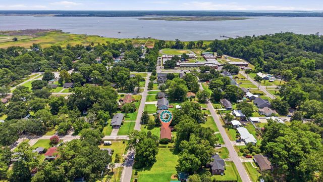 613 Elizabeth St., Georgetown, SC 29440