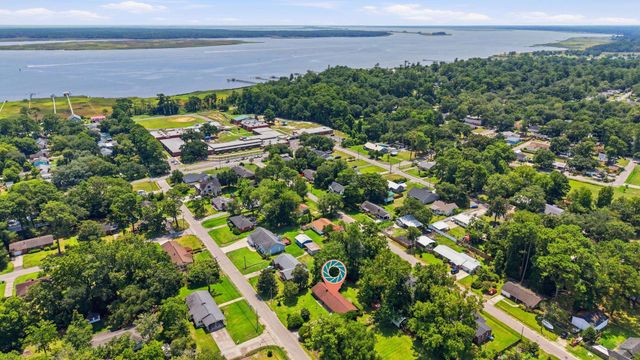 613 Elizabeth St., Georgetown, SC 29440
