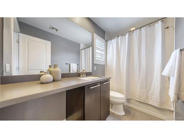 536 S Vance Ct, Lakewood, CO 80226