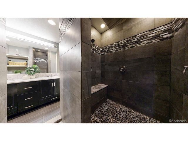 536 S Vance Ct, Lakewood, CO 80226