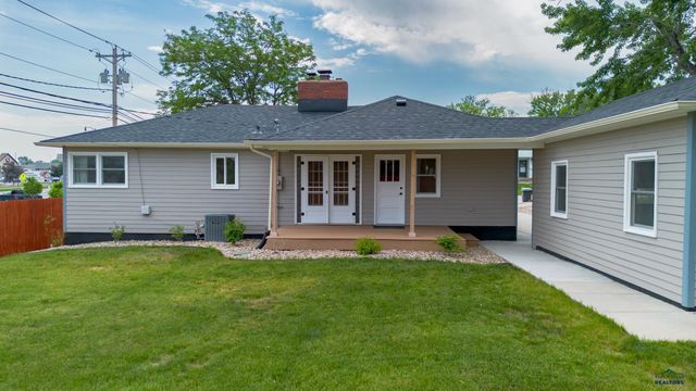 814 ST FRANCIS, Rapid City, SD 57701