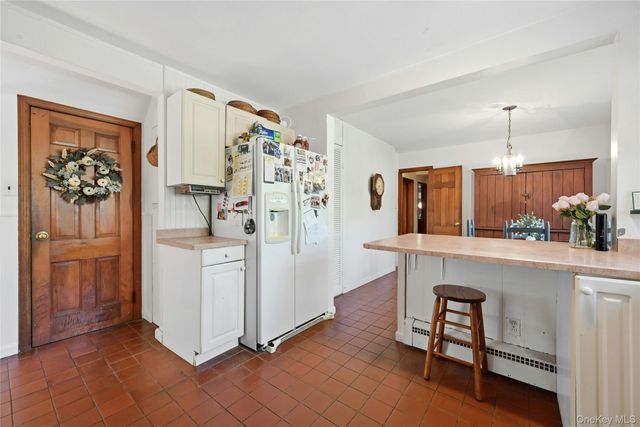 16 Brian Court, Northport, NY 11768
