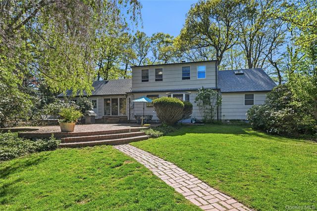 16 Brian Court, Northport, NY 11768
