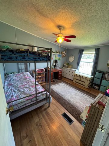 75 J D B Road, Russell Springs, KY 42642