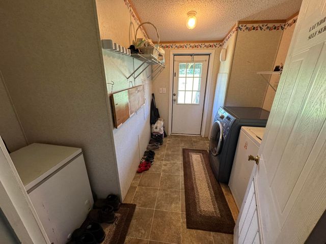 75 J D B Road, Russell Springs, KY 42642