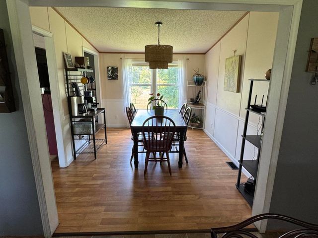 75 J D B Road, Russell Springs, KY 42642