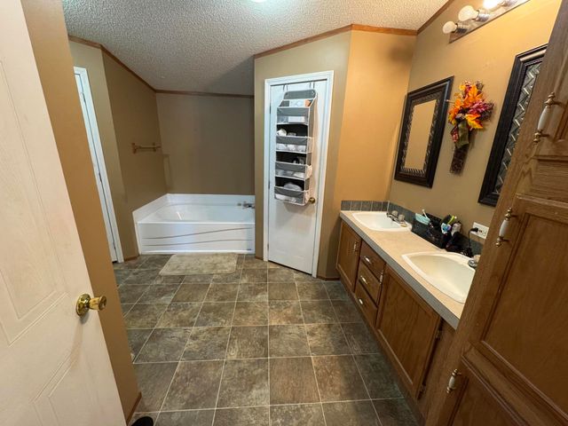 75 J D B Road, Russell Springs, KY 42642