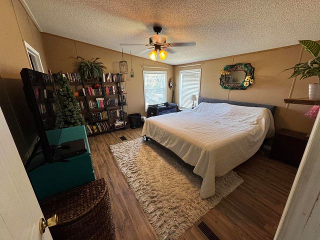 75 J D B Road, Russell Springs, KY 42642