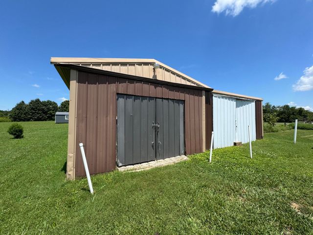 75 J D B Road, Russell Springs, KY 42642