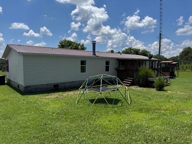 75 J D B Road, Russell Springs, KY 42642