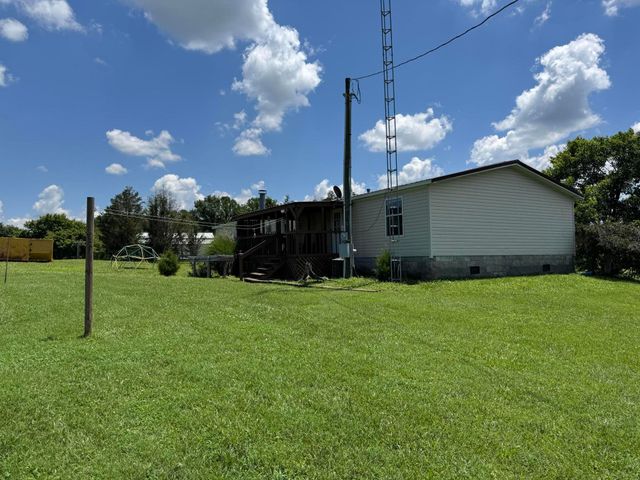 75 J D B Road, Russell Springs, KY 42642