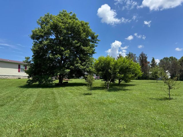 75 J D B Road, Russell Springs, KY 42642