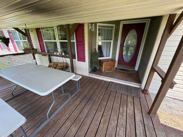 75 J D B Road, Russell Springs, KY 42642