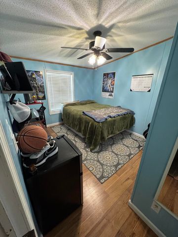 75 J D B Road, Russell Springs, KY 42642