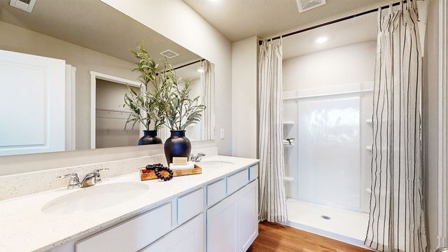 10271 NW 68th Avenue, Johnston, IA 50131