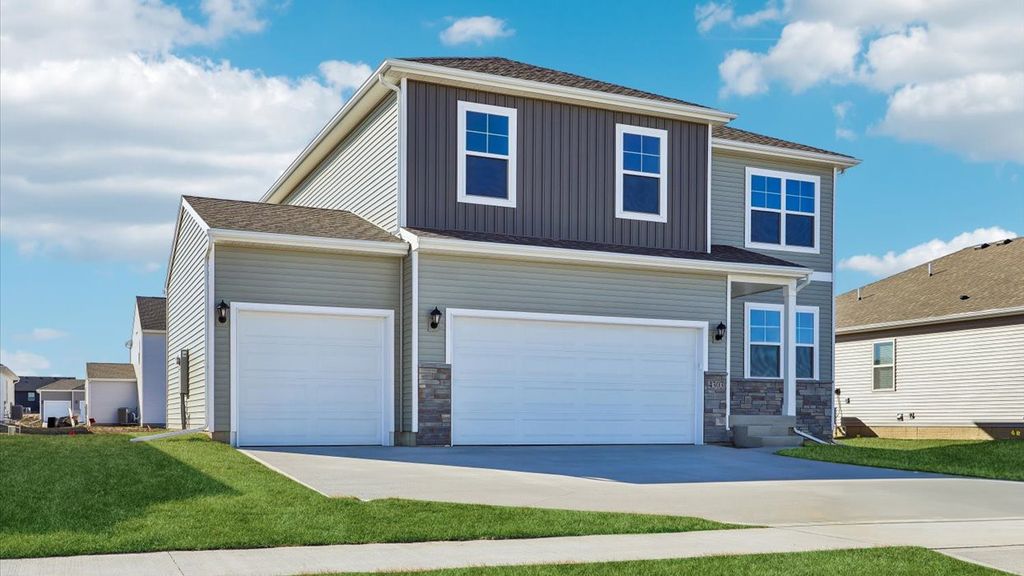 10271 NW 68th Avenue, Johnston, IA 50131