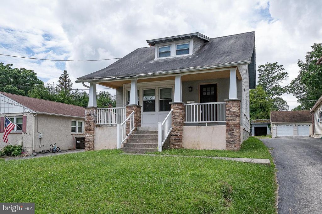 12 SUMMIT AVE, Paoli, PA 19301
