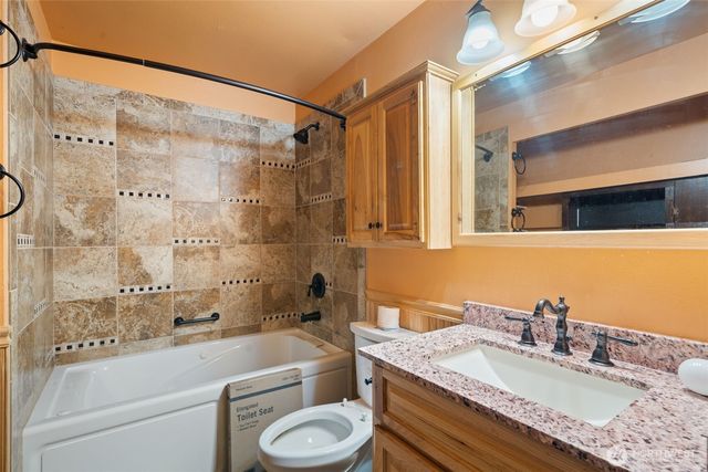 20 SE Cabana Avenue, Shelton, WA 98584