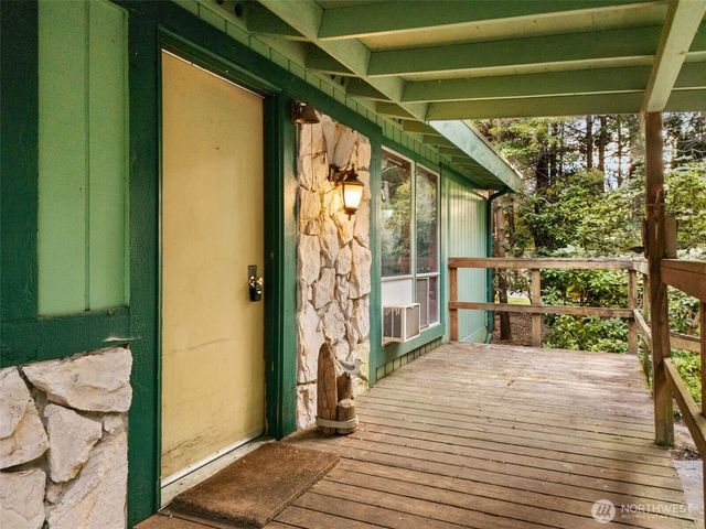 20 SE Cabana Avenue, Shelton, WA 98584