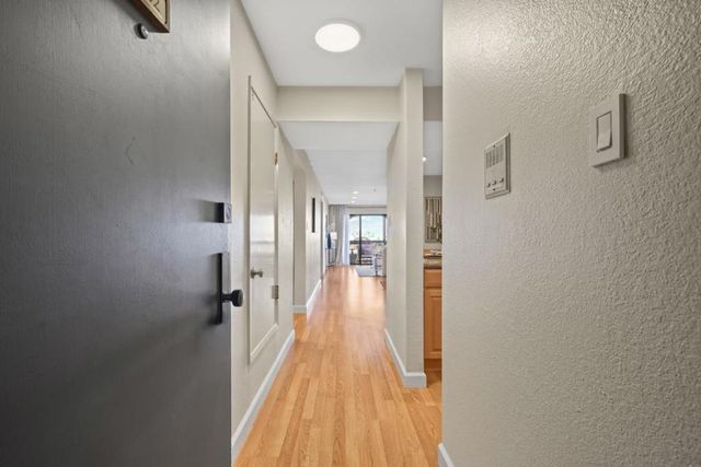 1 Laurel 102, San Carlos, CA 94070