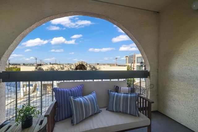 1 Laurel 102, San Carlos, CA 94070