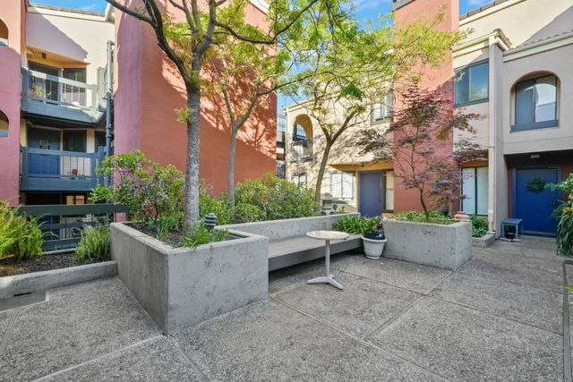 1 Laurel 102, San Carlos, CA 94070